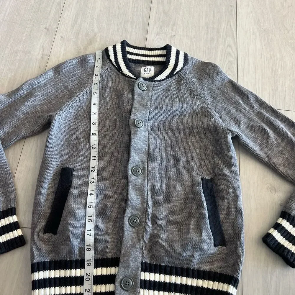 Gap boys sweater size L